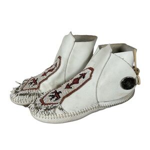 Vintage Minnetonka White Beaded Moccasin Boots thunderbird Native American